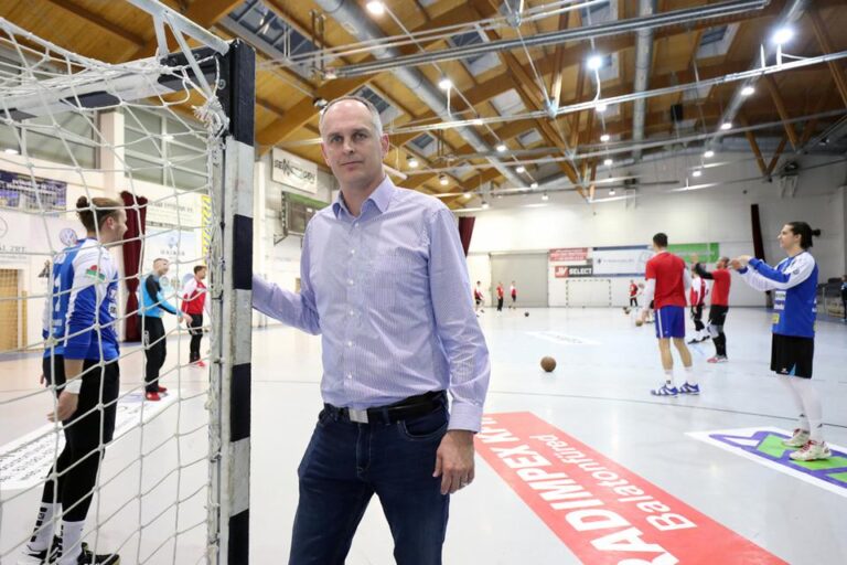 A Veszprém Megyei Sportszövetség és a Veszprém Megyei Önkormányzattól Tüskés Endre díjat vehetett át Bene Tamás, a Balatonfüredi KSE ügyvezető elnöke